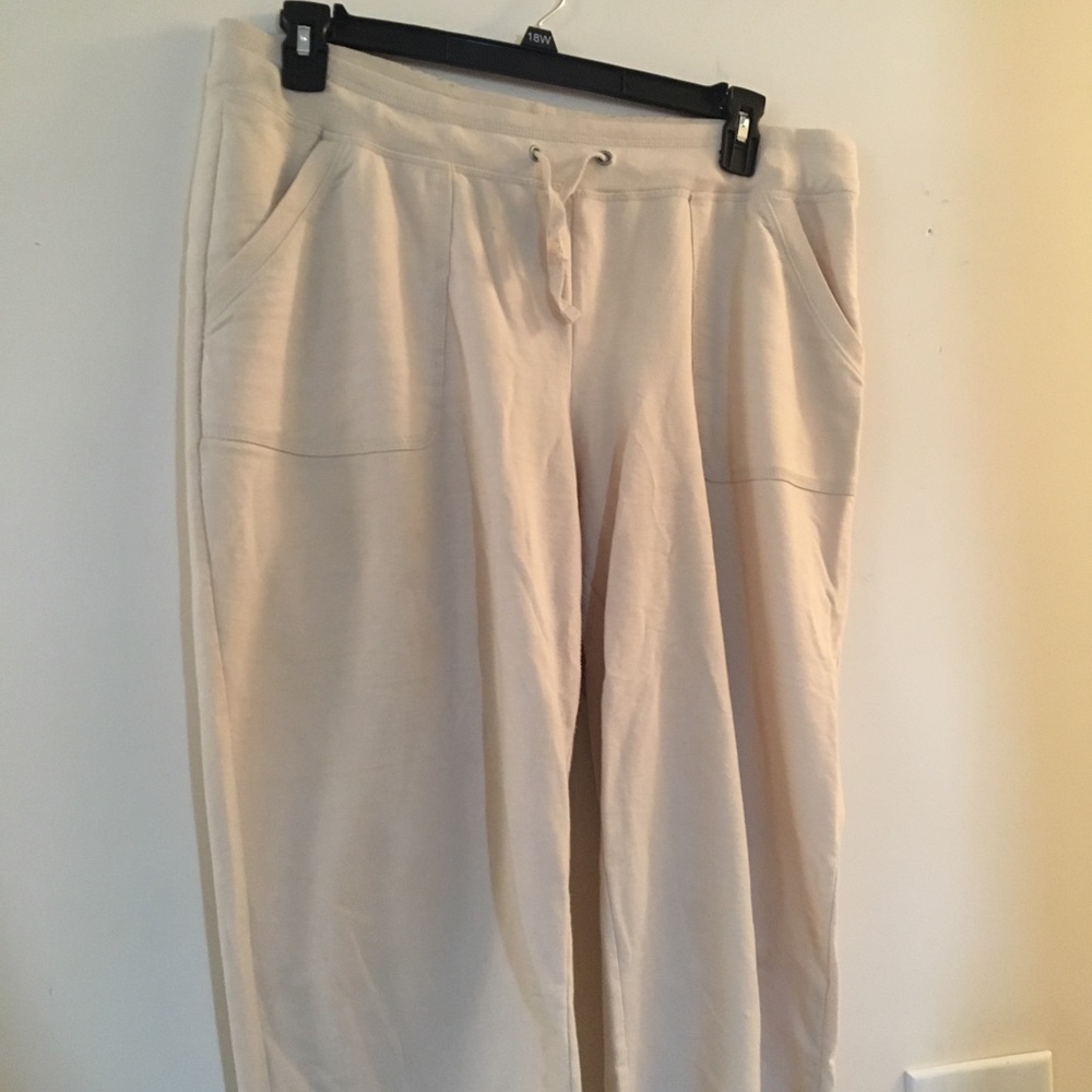 Capris - Picture 4 of 4